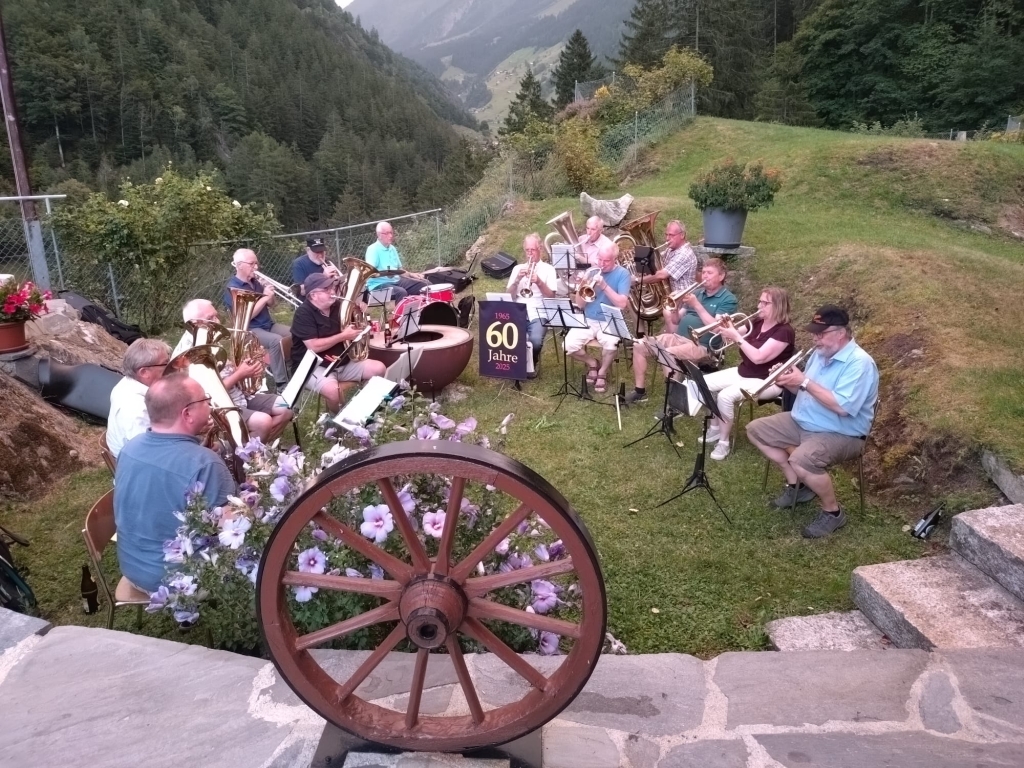 Ständchen in Bristen, Fliggholtärä